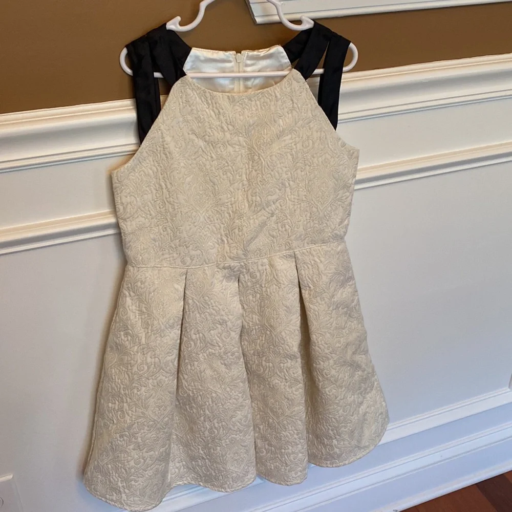Children’s Place EUC Cream & Metallic beautiful Gold Dress w/Black Straps / Sz 8
